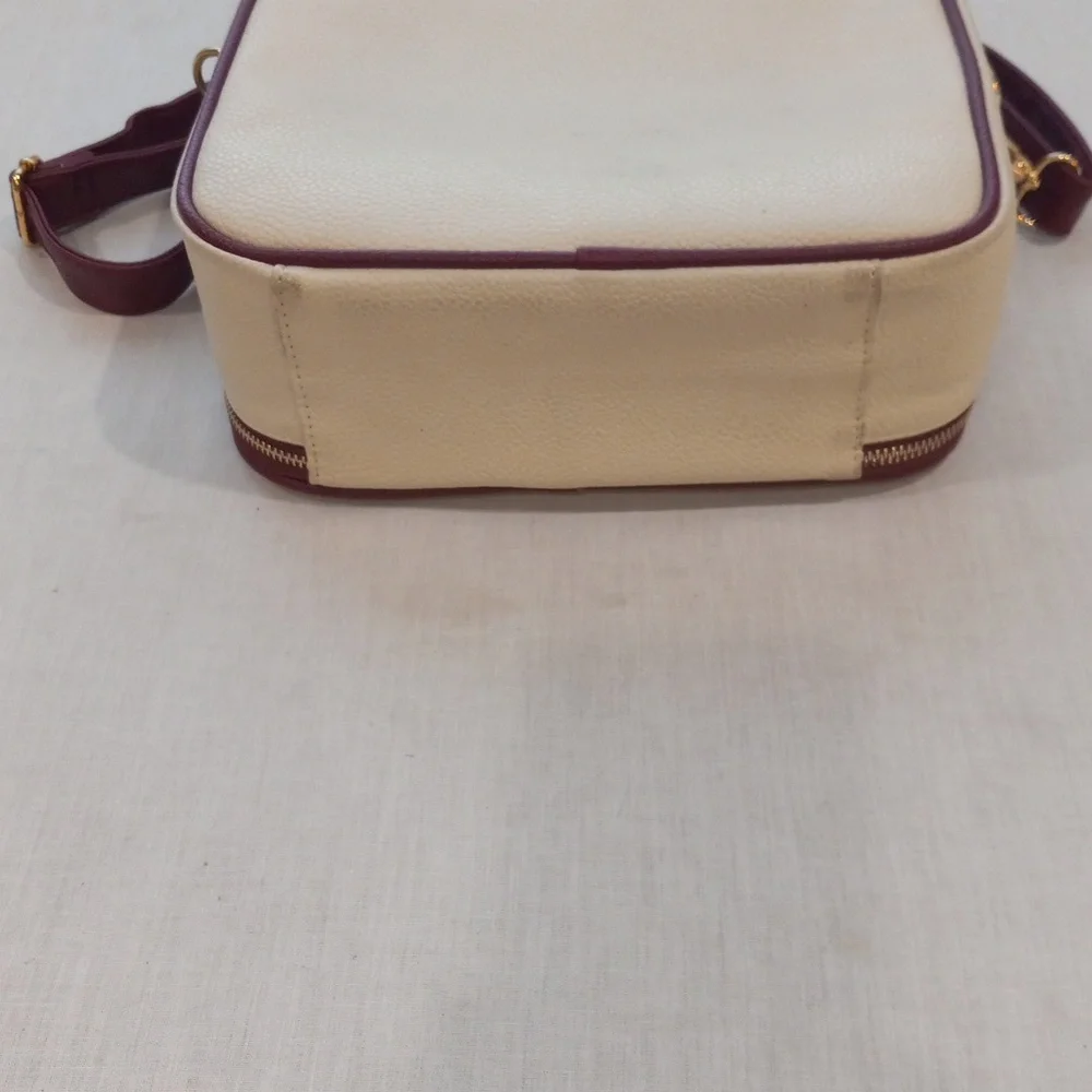 Travel Case - Picture 4 of 16